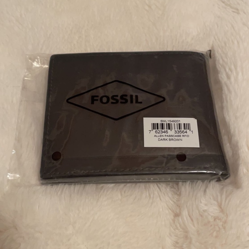men’s fossil wallet